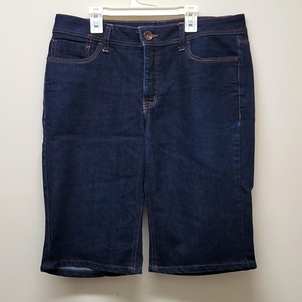 St. JOHNS Bay Jean Shorts - Dk. Blue - Size 12